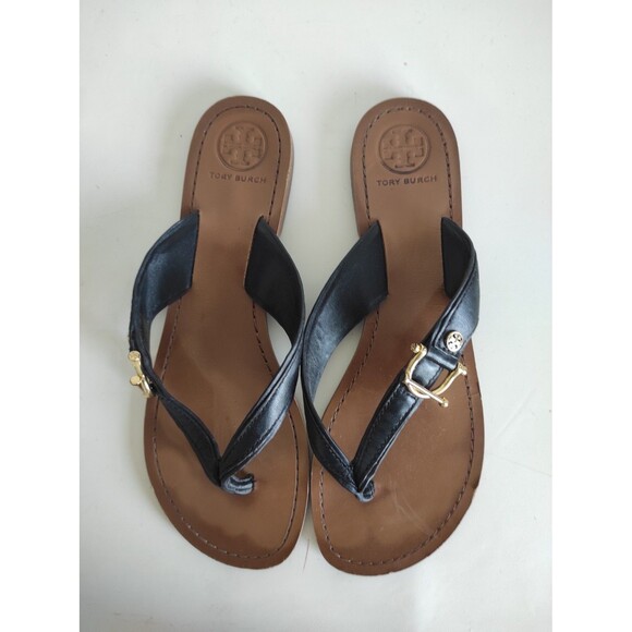 Tory Burch Black 🖤 Leather Thong Sandals Viridian Horseshoe Bit Buckle 9.5 M - Picture 1 of 11